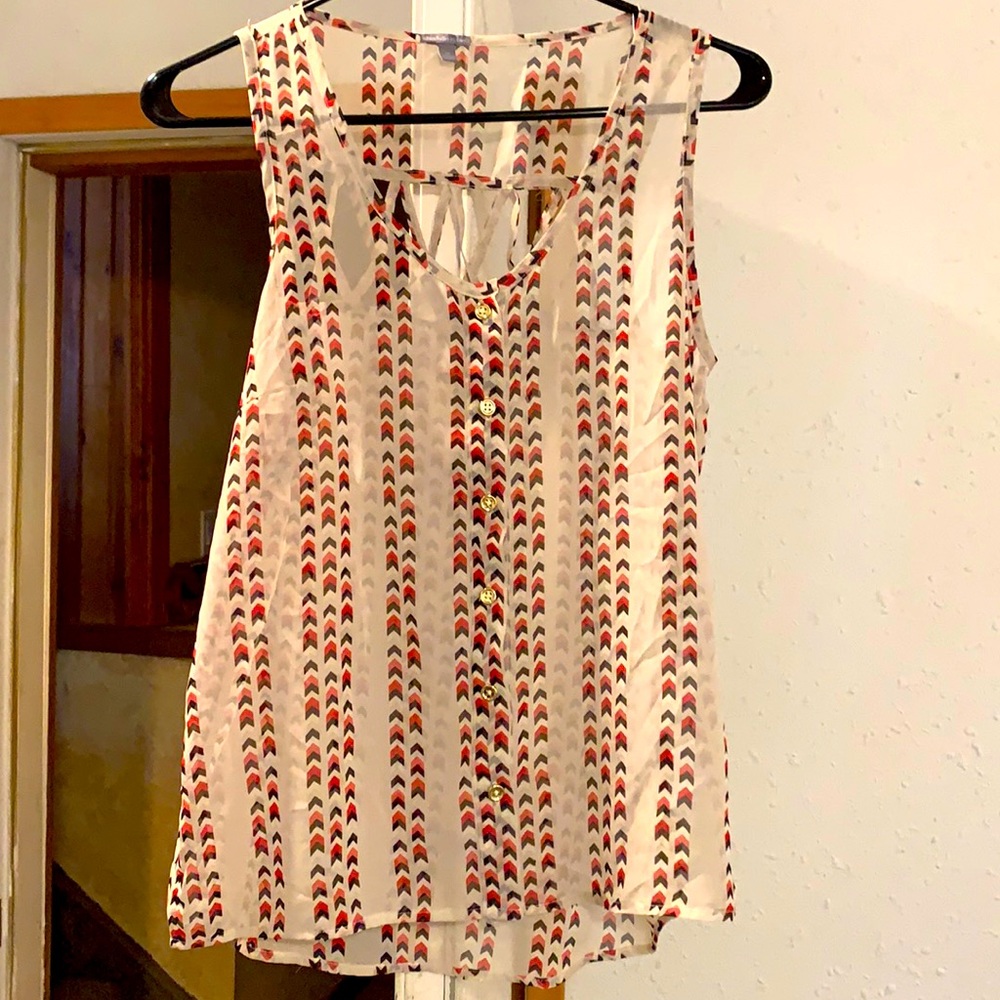 Button down tank